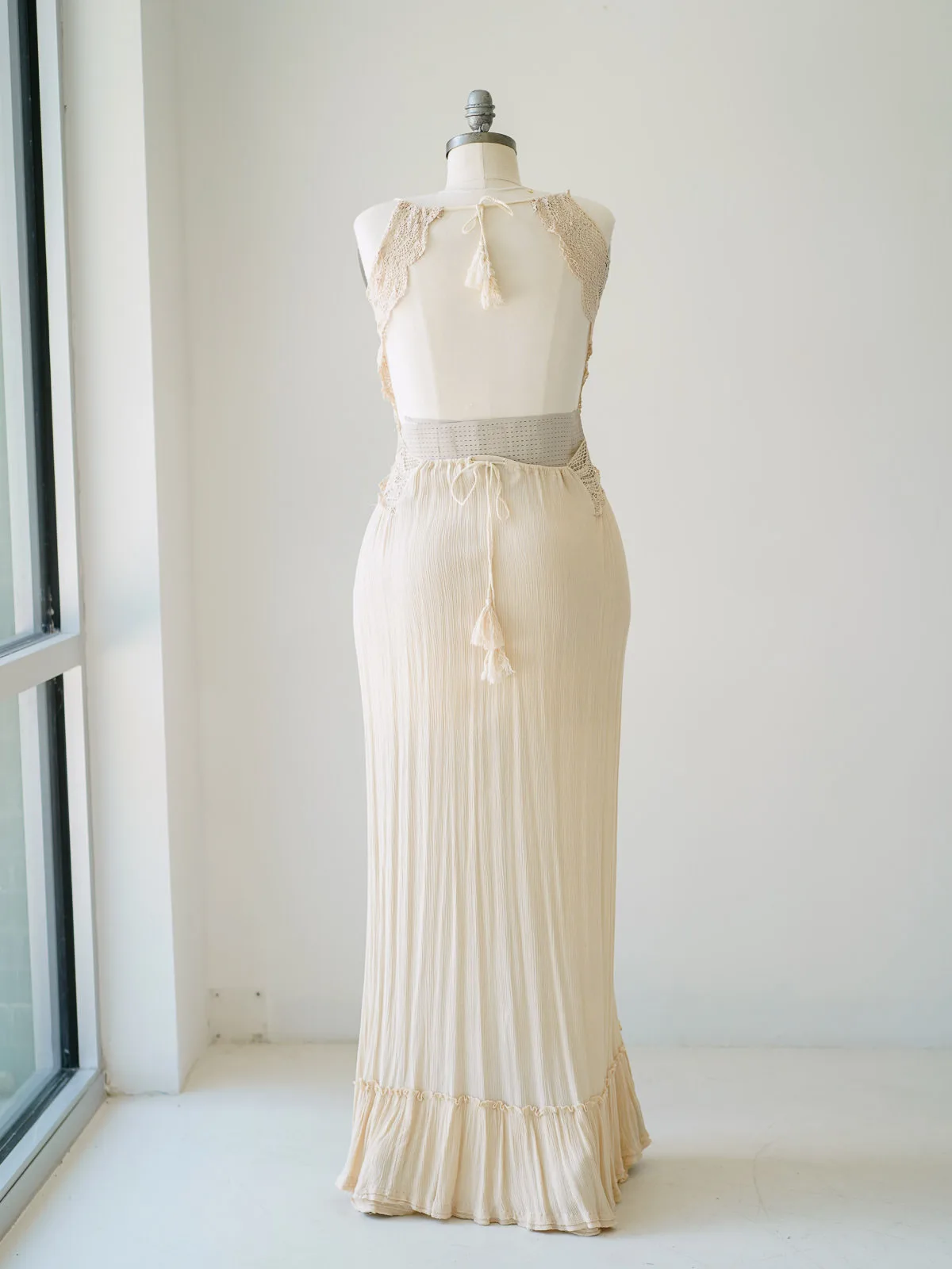 Maternity Gowns and Wardrobe in Austin | Zesty Orange Photography 231 Margaux ivory back Austin Elopement & Portrait Photographer