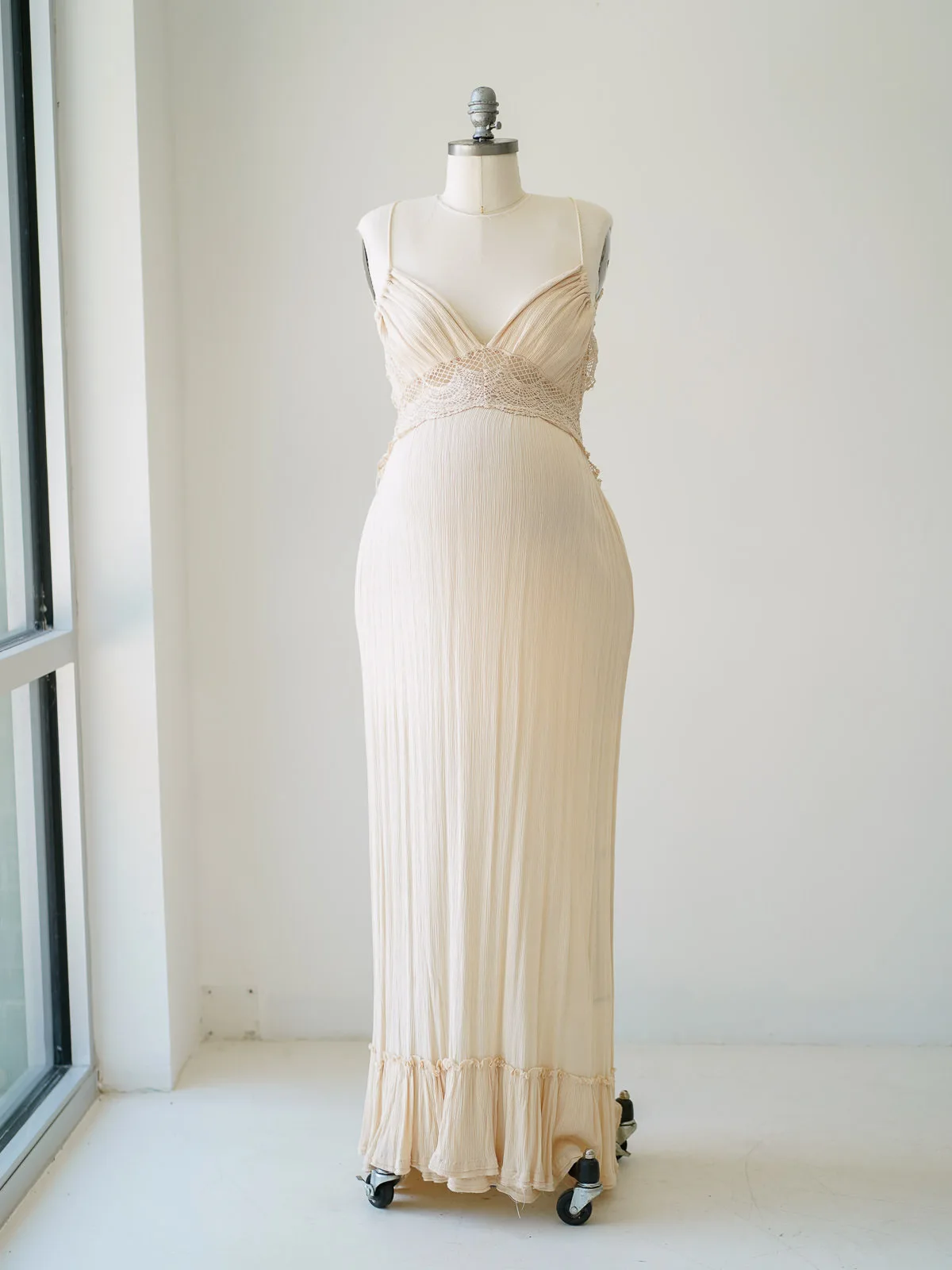 Maternity Gowns and Wardrobe in Austin | Zesty Orange Photography 229 Margaux ivory front Austin Elopement & Portrait Photographer