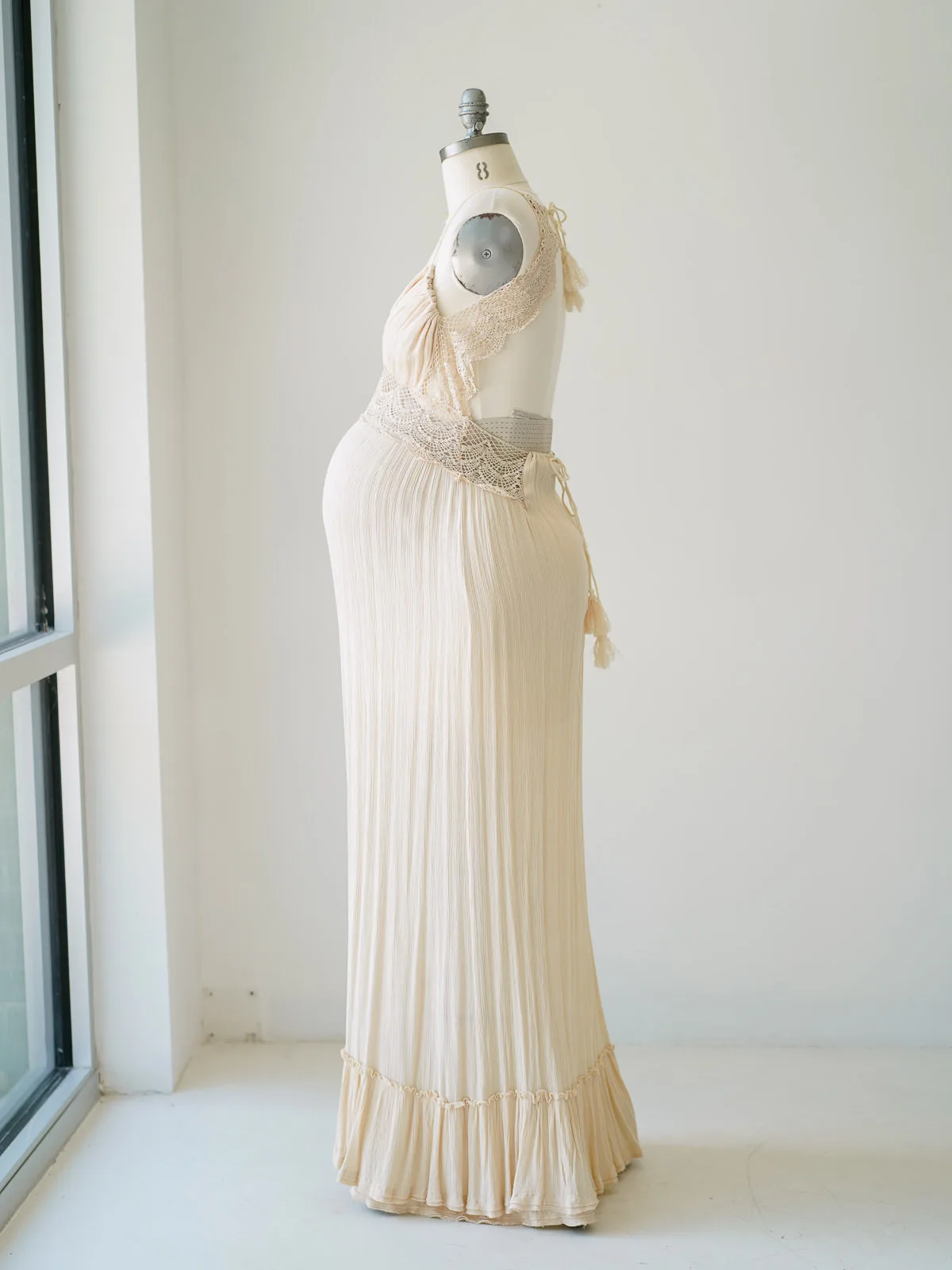 Maternity Gowns and Wardrobe in Austin | Zesty Orange Photography 230 Margaux ivory side Austin Elopement & Portrait Photographer
