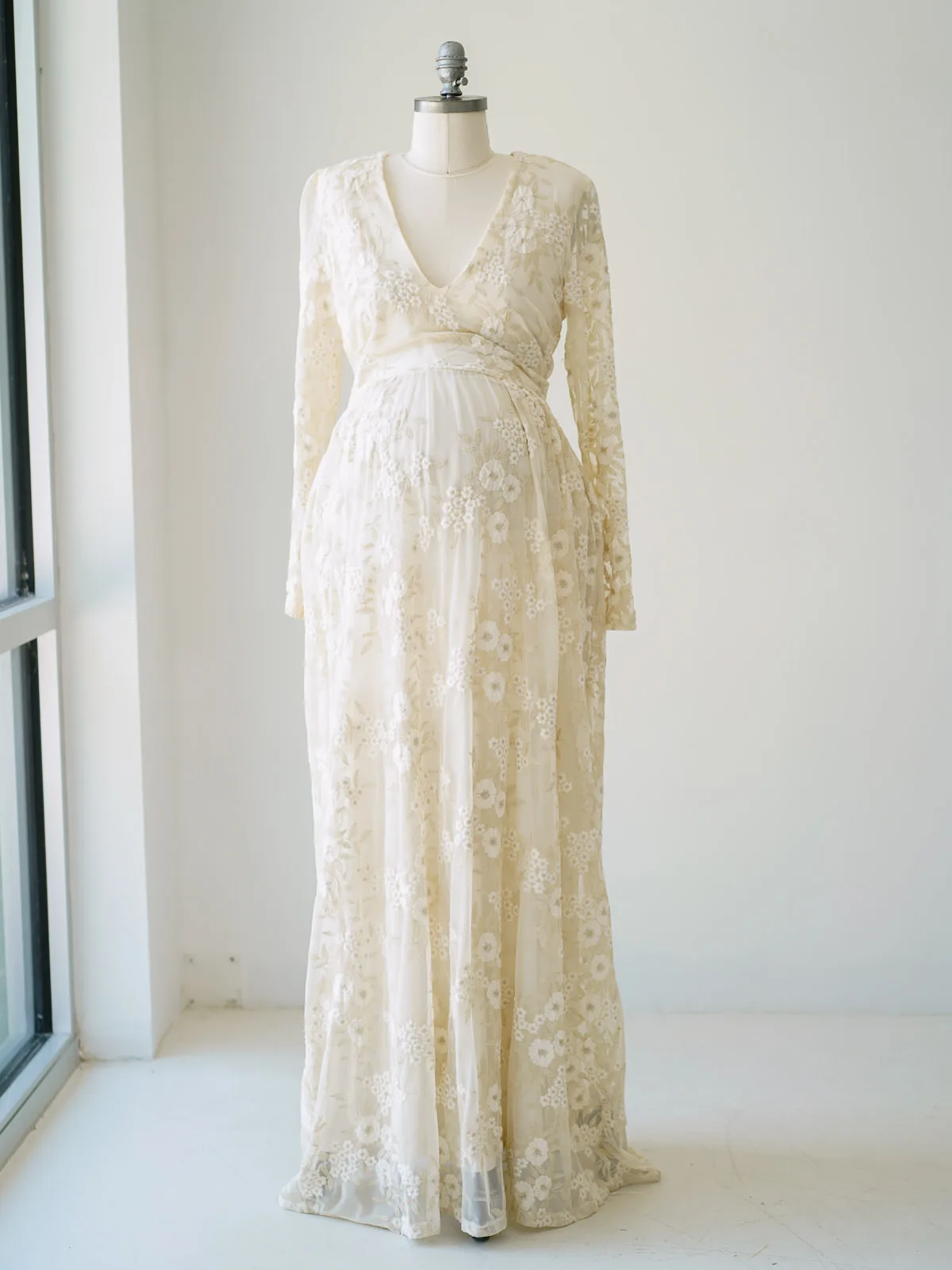 Maternity Gowns and Wardrobe in Austin | Zesty Orange Photography 232 Marguerite ivory front Austin Elopement & Portrait Photographer