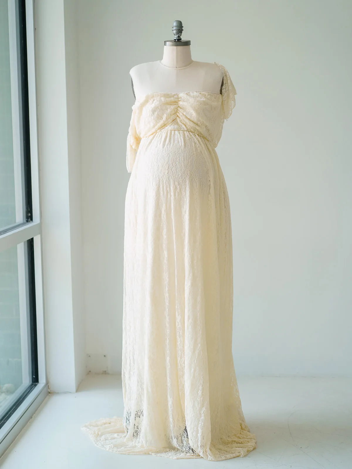 Maternity Gowns and Wardrobe in Austin | Zesty Orange Photography 249 Mirabel ivory front Austin Elopement & Portrait Photographer