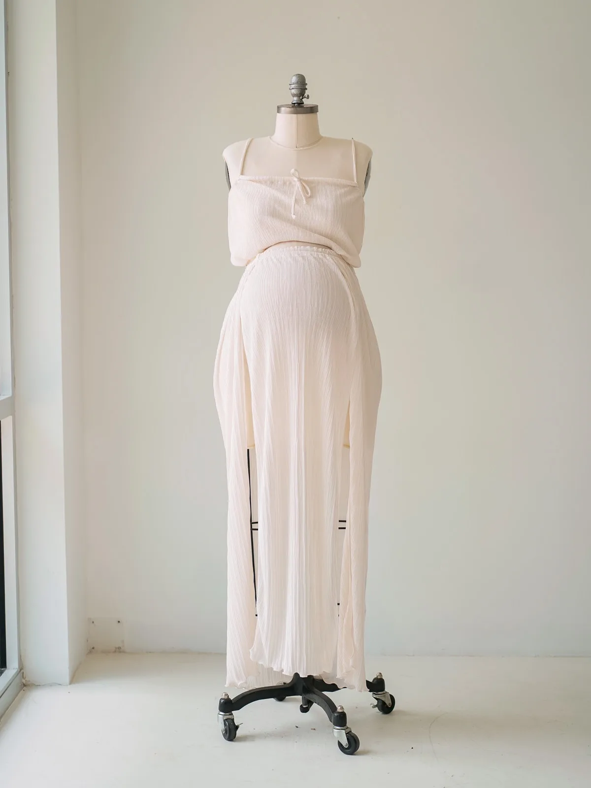 Maternity Gowns and Wardrobe in Austin | Zesty Orange Photography 273 Olympia white front Austin Elopement & Portrait Photographer