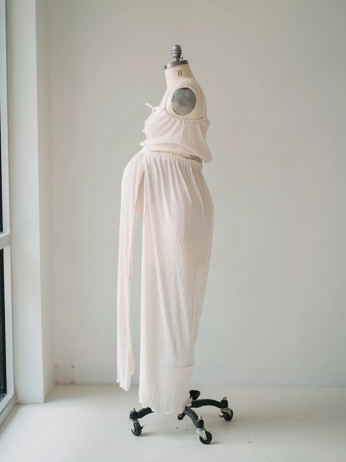Maternity Gowns and Wardrobe in Austin | Zesty Orange Photography 274 Olympia white side Austin Elopement & Portrait Photographer